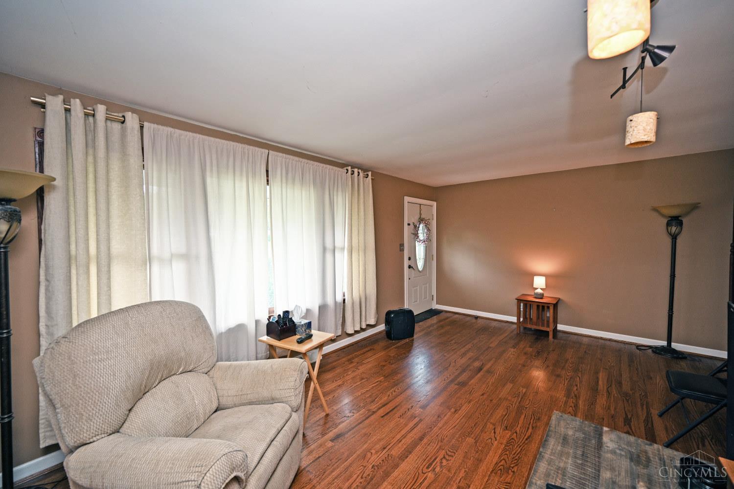 8265 Forest Road Cincinnati, OH 45255 - Photo 6 of 34