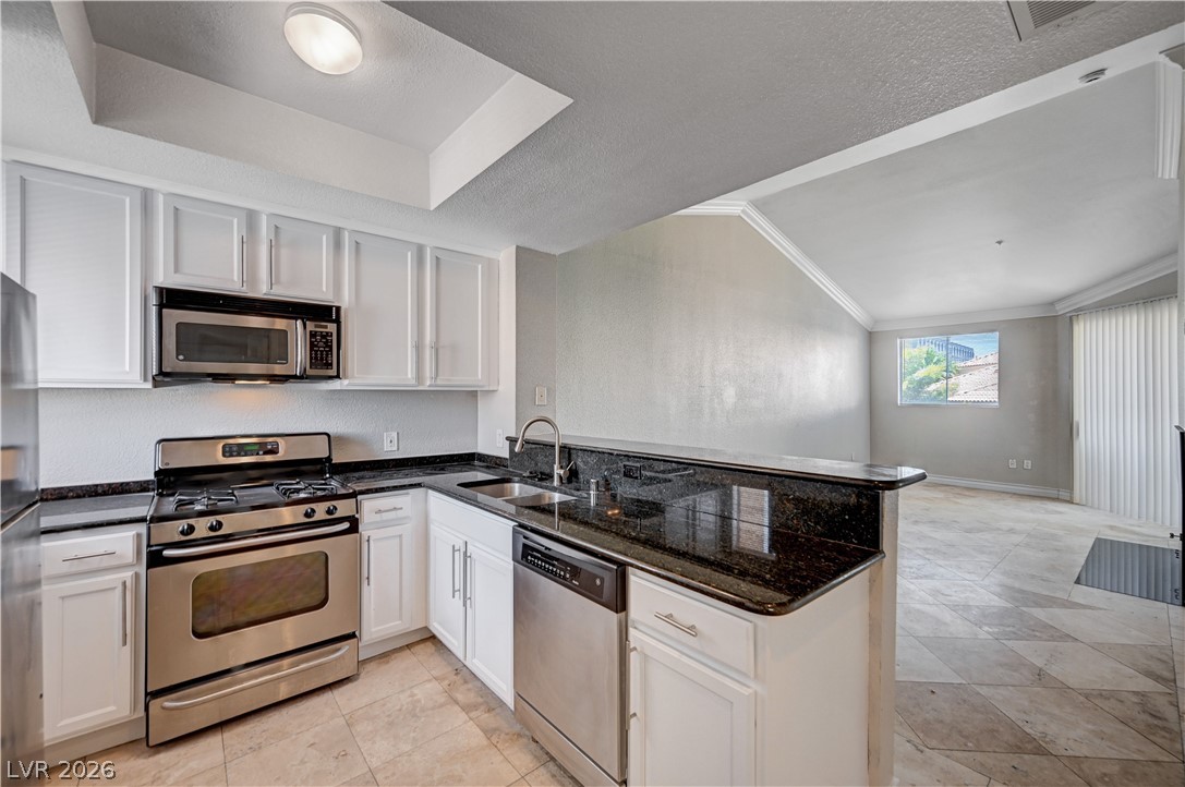 260 East Flamingo Road, Unit 416 Las Vegas, NV 89169 - Photo 4 of 34 Gallery Image 4
