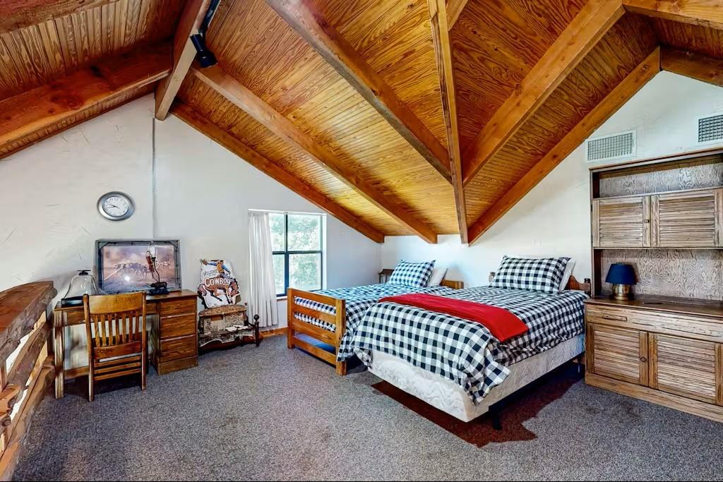 120 Live Oak Road Whitney, TX 76692 - Photo 10 of 21 a bedroom with a bed and window