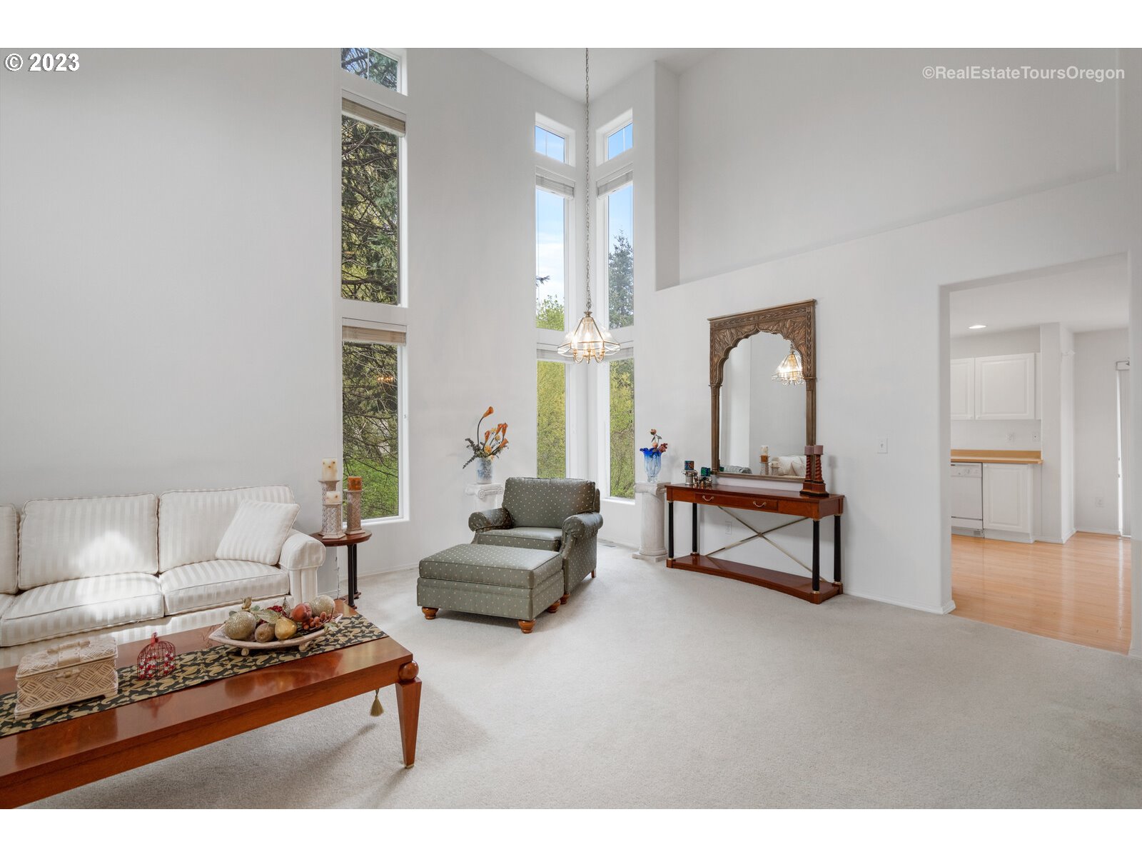 14345 Holly Springs Road Lake Oswego, OR 97035 - Photo 2 of 32 a living room with furniture and a wooden floor