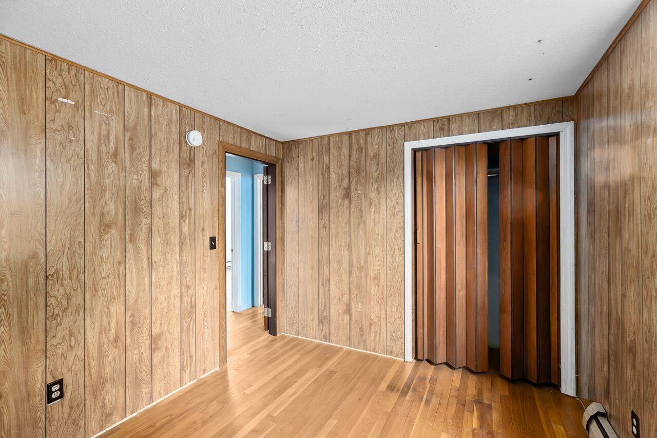 1460 Massasoit Road Eastham, MA 02642 - Photo 20 of 42 a view of a livingroom with wooden floor