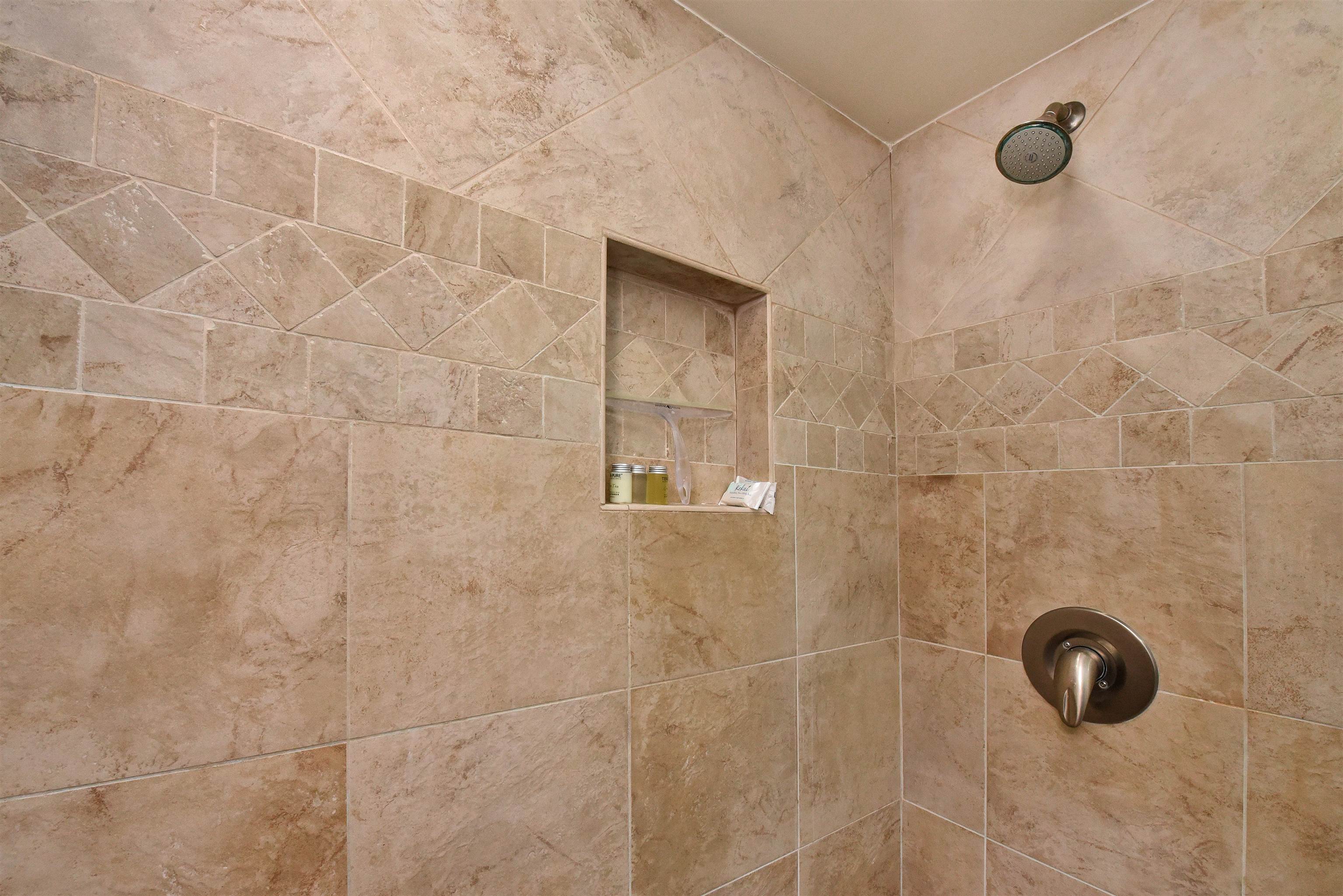 150 Puukolii Road, Unit 52 Lahaina, HI 96761 - Photo 35 of 50 a bathroom with a shower