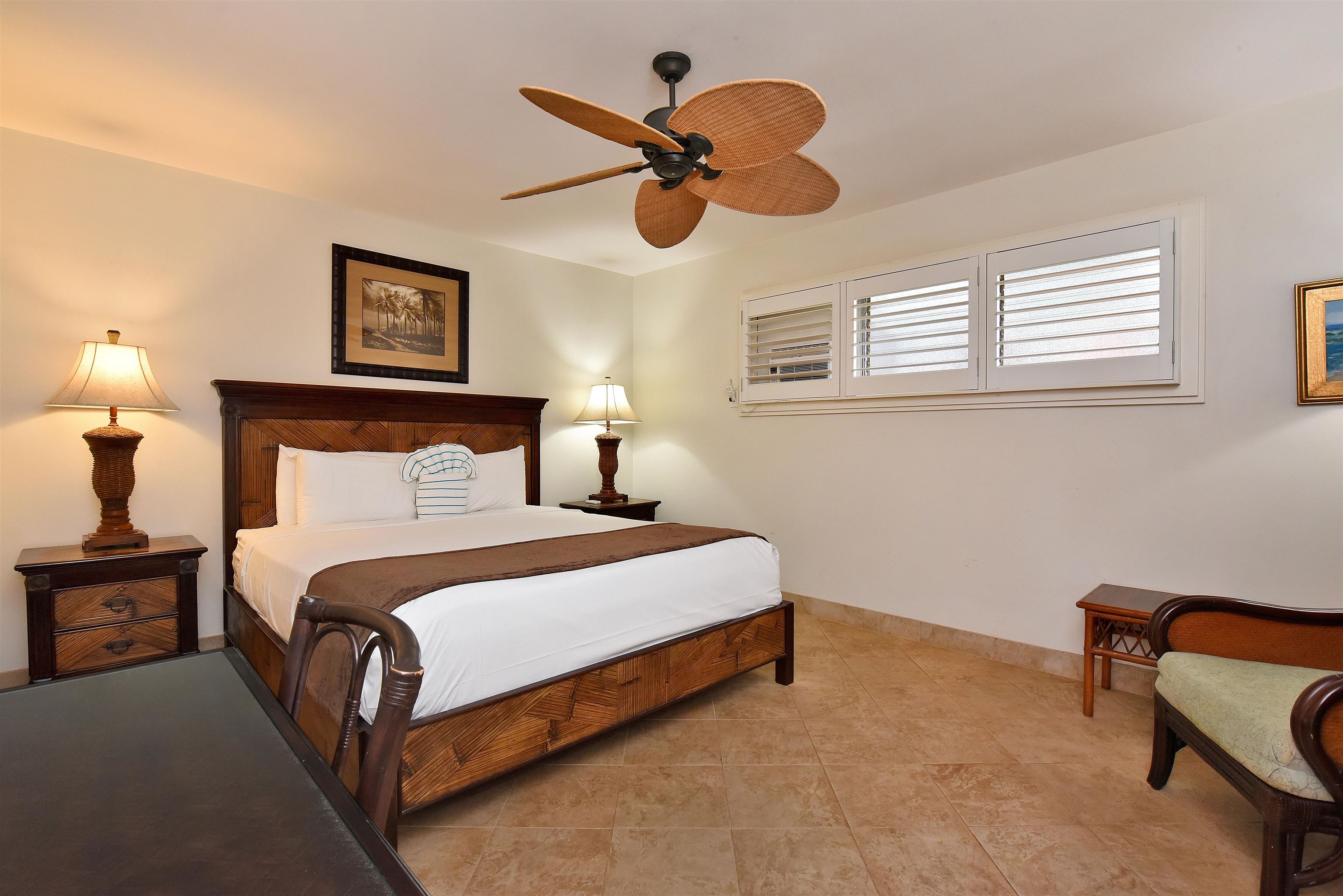 150 Puukolii Road, Unit 52 Lahaina, HI 96761 - Photo 36 of 50 a bedroom with a bed and window