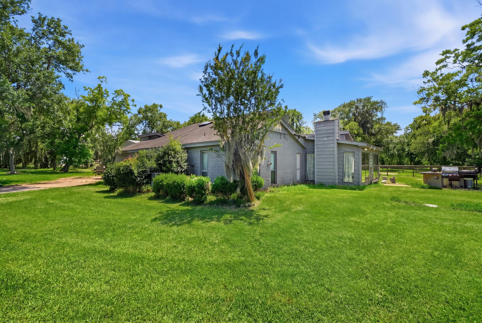 151 Tweedy Lane Sweeny, TX 77480 - Photo 3 of 50