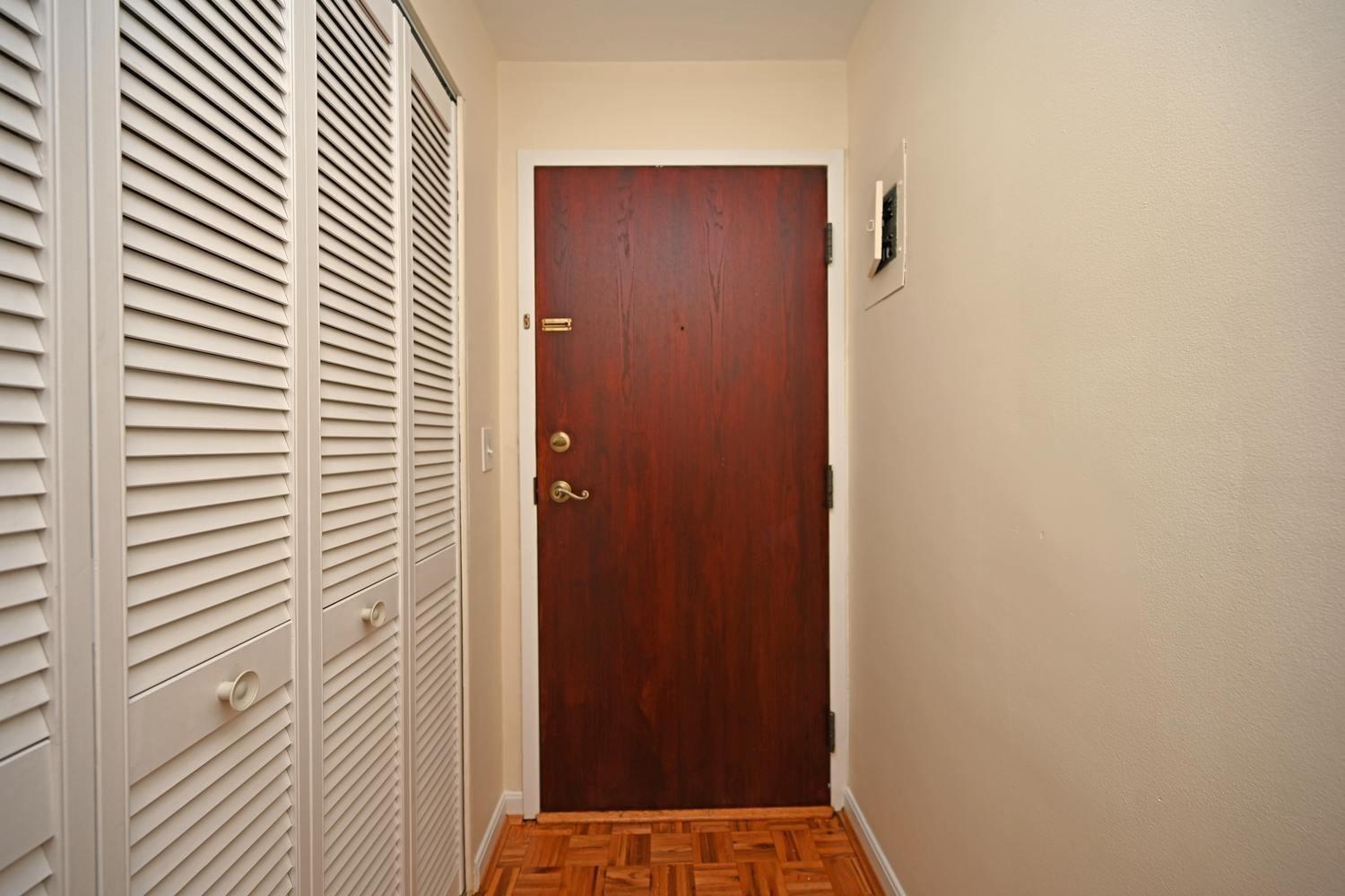 1815 William Howard Taft Road, Unit 810 Cincinnati, OH 45206 - Photo 4 of 26
