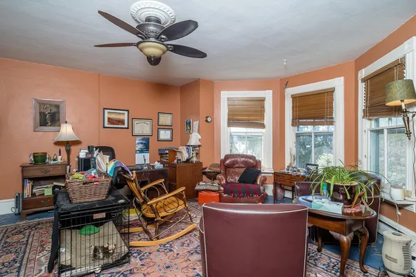 $299,900 | 133 West Springbrook Road, Broadway, VA 22815