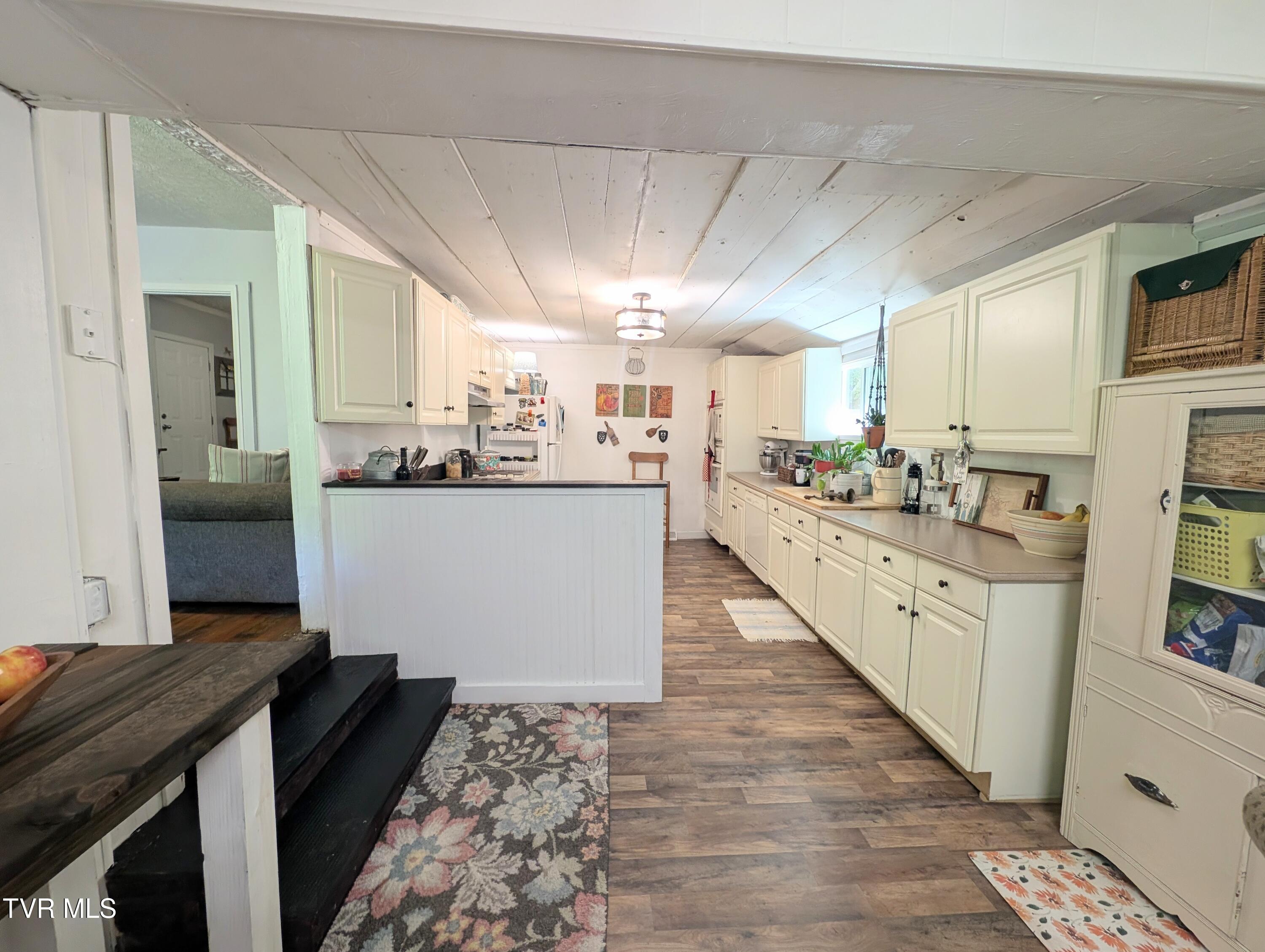 3058 Aily Road Dante, VA 24237 - Photo 30 of 54 1000022397