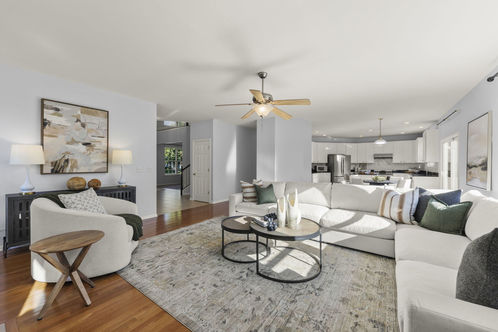 5 Player Court Bolingbrook, IL 60490 - Photo 11 of 37 a living room with furniture kitchen and a table