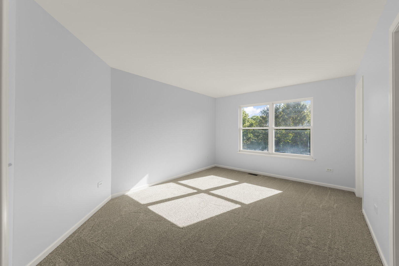 5 Player Court Bolingbrook, IL 60490 - Photo 22 of 37 an empty room with a window