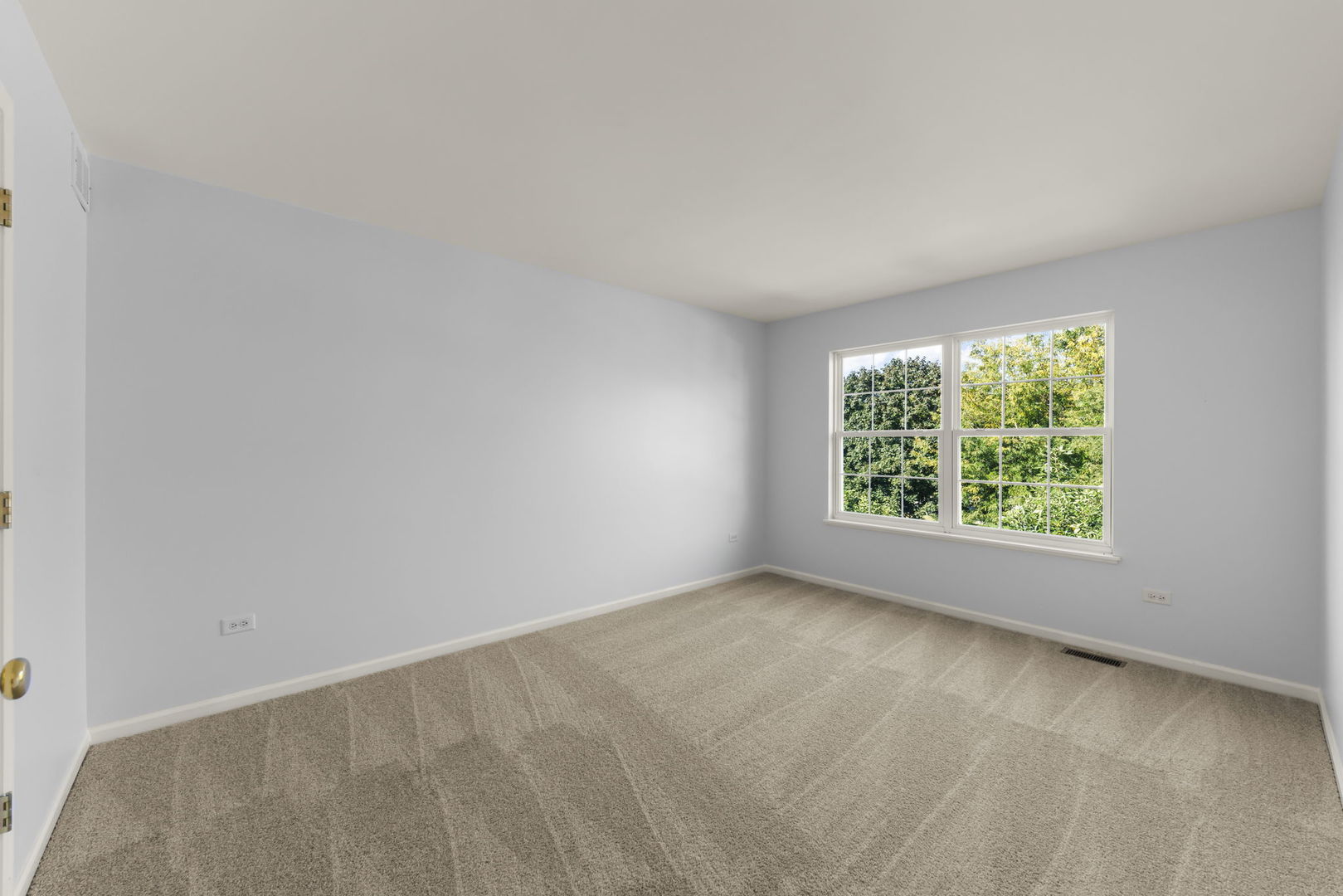 5 Player Court Bolingbrook, IL 60490 - Photo 25 of 37 an empty room with windows