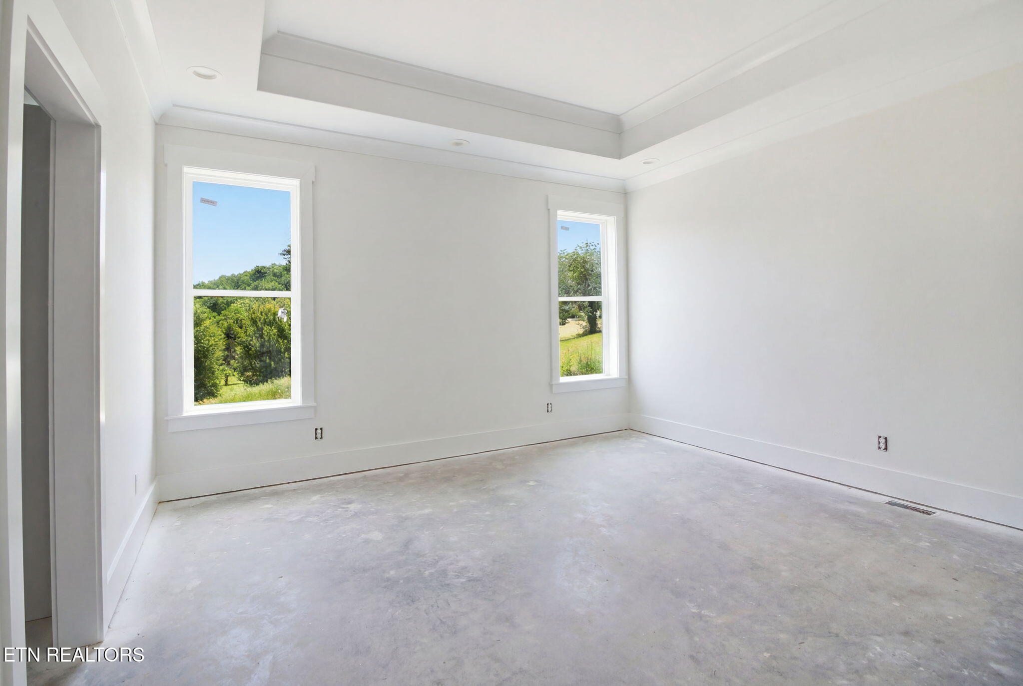 467 Laurel Road Clinton, TN 37716 - Photo 15 of 32 467 Laurel Rd_Primary Suite_Photo Digita