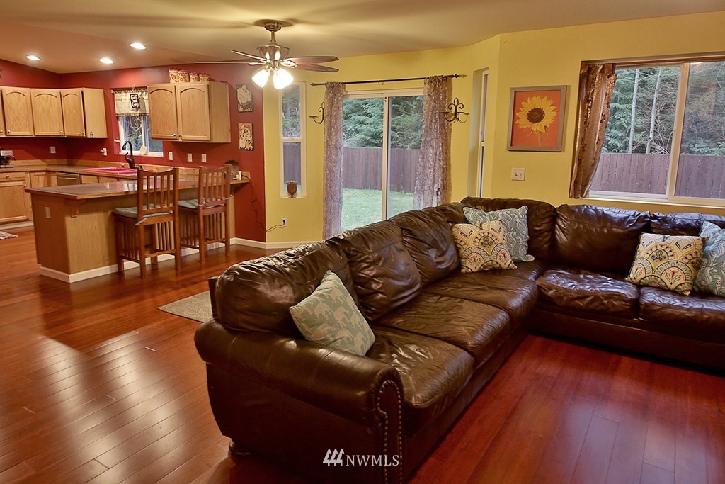 4186 Timberline Road Clinton, WA 98236 - Photo 6 of 22 Gallery Image 6