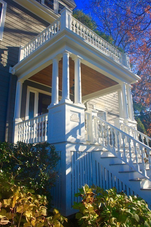 35 Renwick Road Melrose, MA 02176 - Photo 22 of 27 front view of a house
