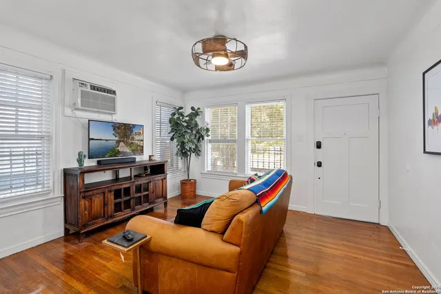 $415,000 | 118 Callaghan Avenue, San Antonio, TX 78210