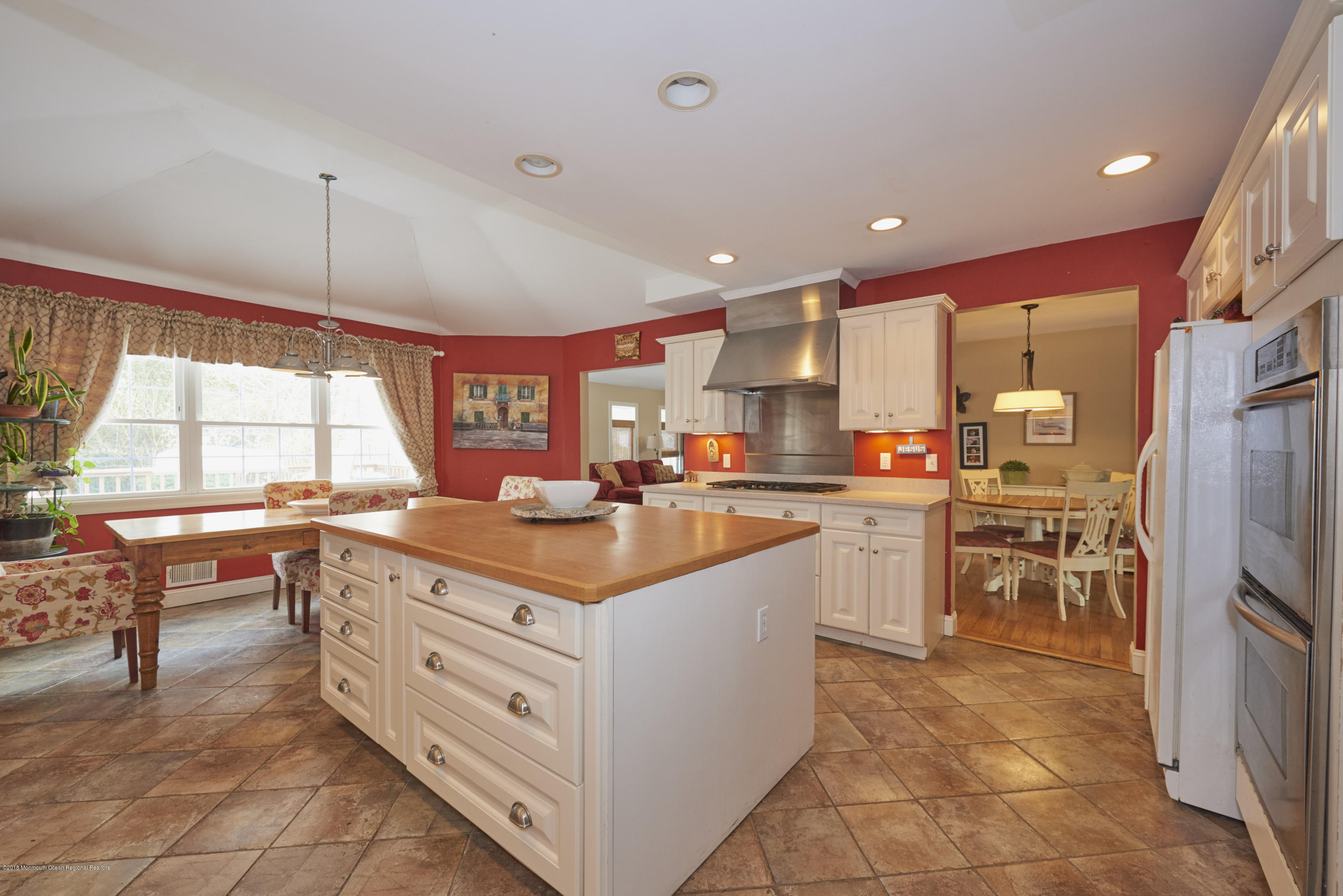 3 Lone Oak Road Middletown, NJ 07748 - Photo 10 of 23 Kitchen