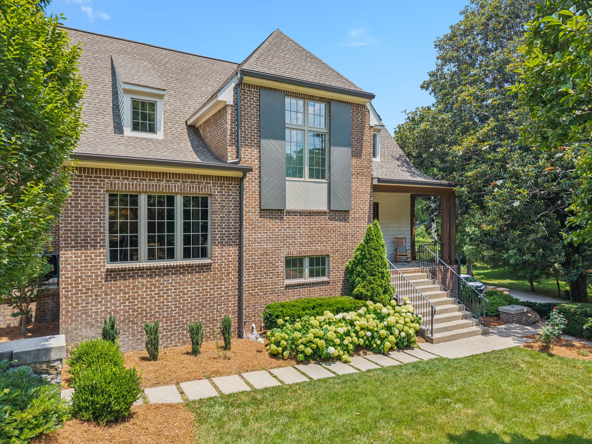 2401 Sterling Road Nashville, TN 37215 - Photo 3 of 92