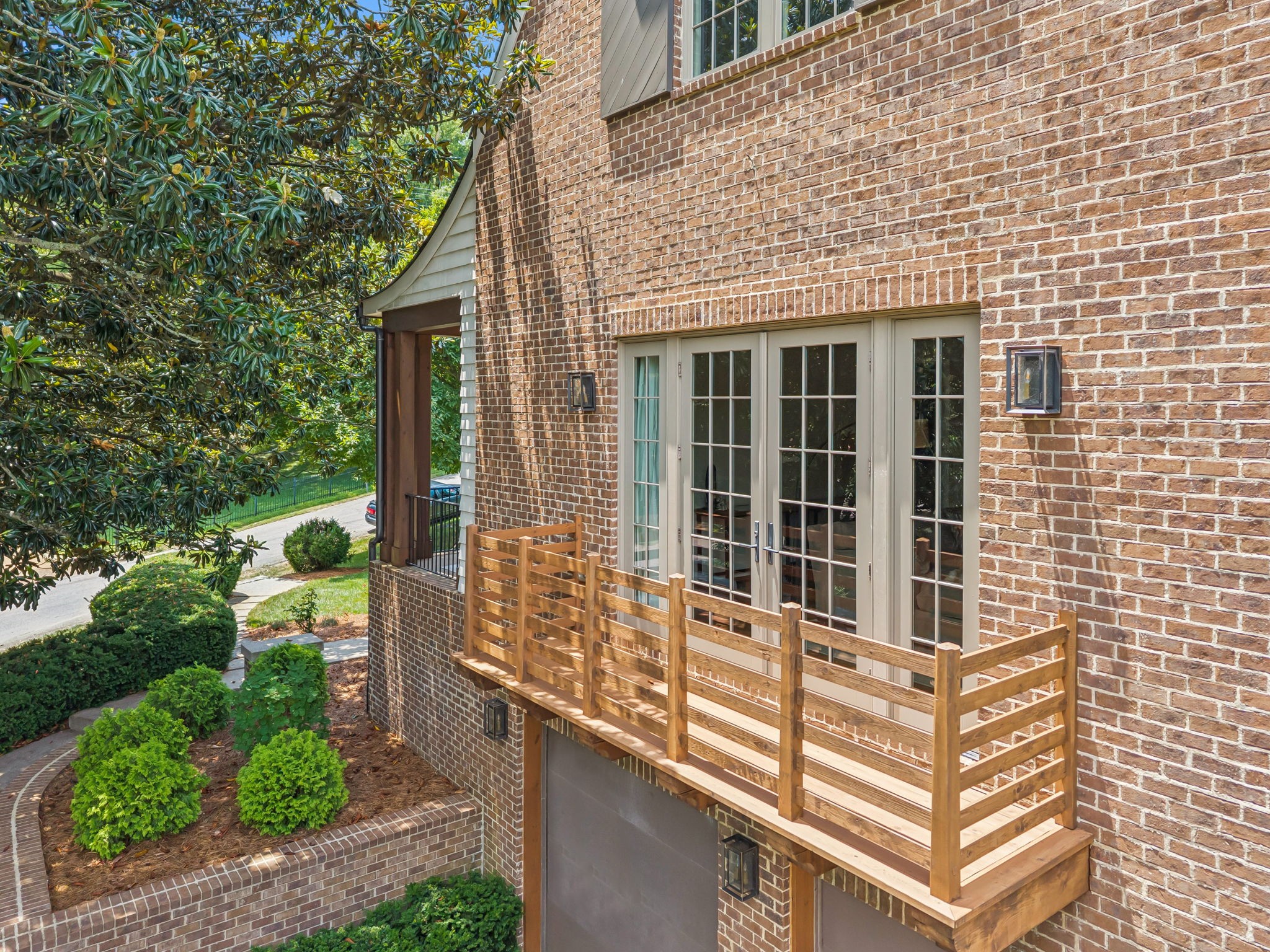 2401 Sterling Road Nashville, TN 37215 - Photo 6 of 92