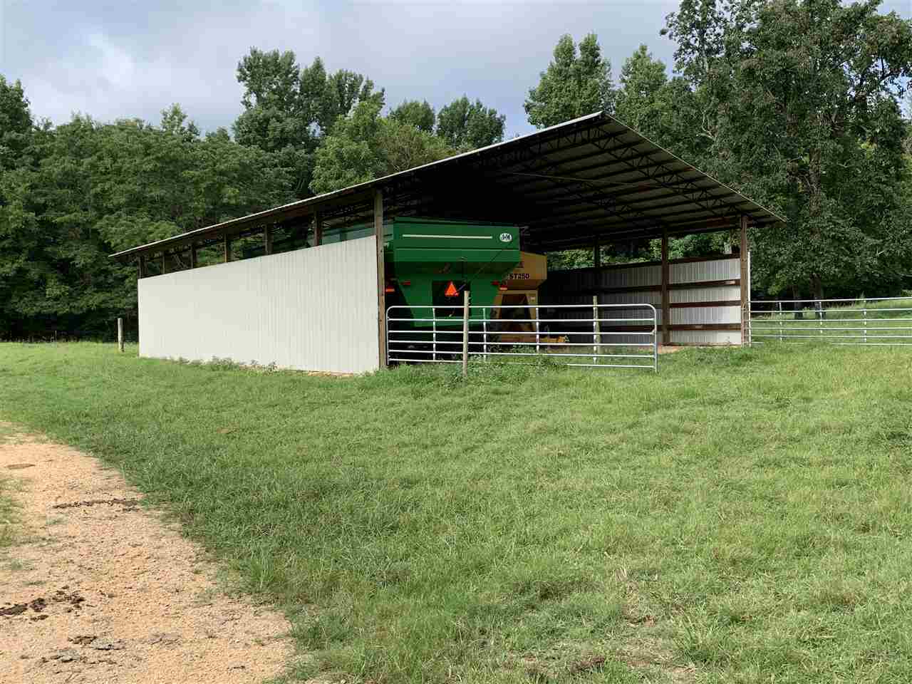10 Tom Baker Road Clifton, TN 38425 - Photo 8 of 9 Gallery Image 8