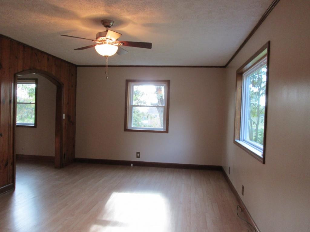 1176 Silver Grove Road Bluff City, TN 37618 - Photo 3 of 26 Large living room