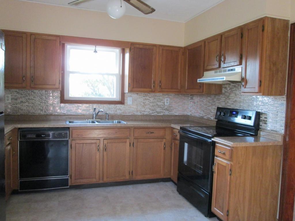 1176 Silver Grove Road Bluff City, TN 37618 - Photo 9 of 26 Bright Kitchen