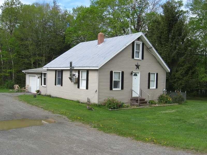 133 Middle Road Skowhegan, ME 04976 - Photo 1 of 15 Exterior Front.