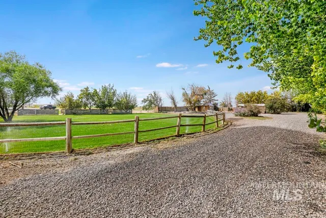 $239,500 | 3505 North 1600 East, Buhl, ID 83316