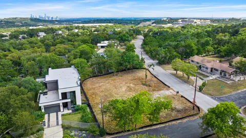 $975,000 | 6300 Forest Hills Drive, Austin, TX 78746