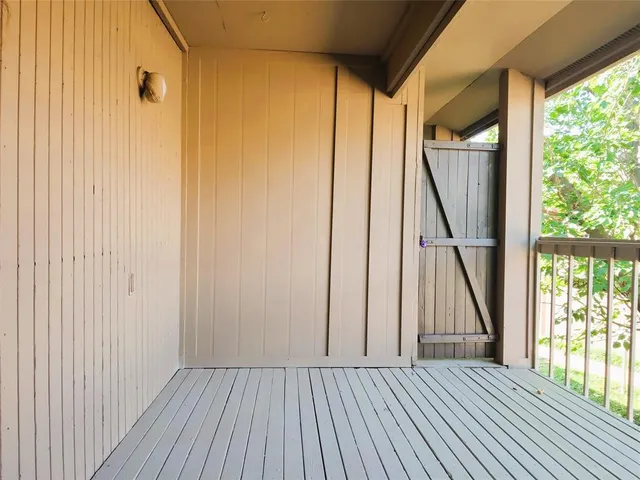 $1,600 | 5154 Amesbury Drive, Unit 227, Dallas, TX 75206