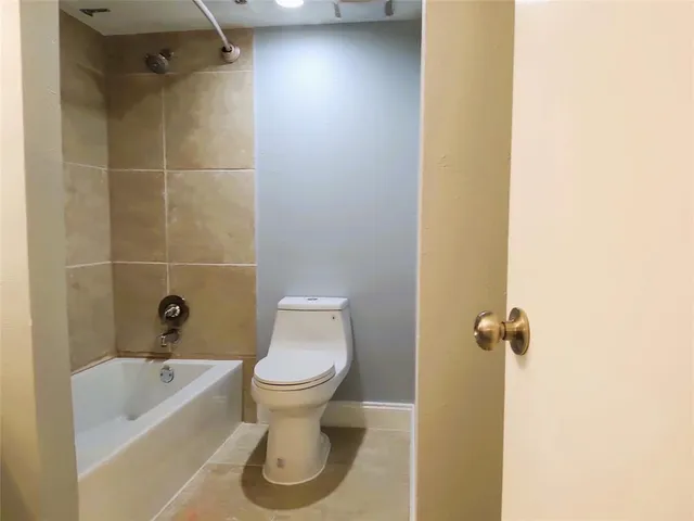 $1,600 | 5154 Amesbury Drive, Unit 227, Dallas, TX 75206