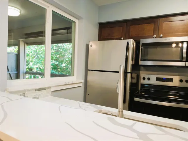 $1,600 | 5154 Amesbury Drive, Unit 227, Dallas, TX 75206