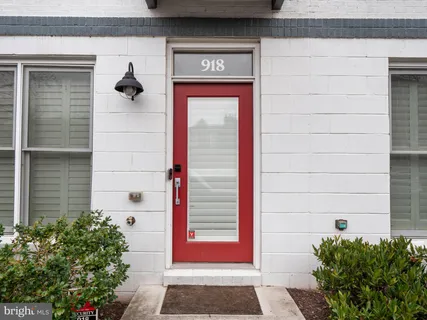 $1,099,000 | 918 Pete Jones Way, Alexandria, VA 22314