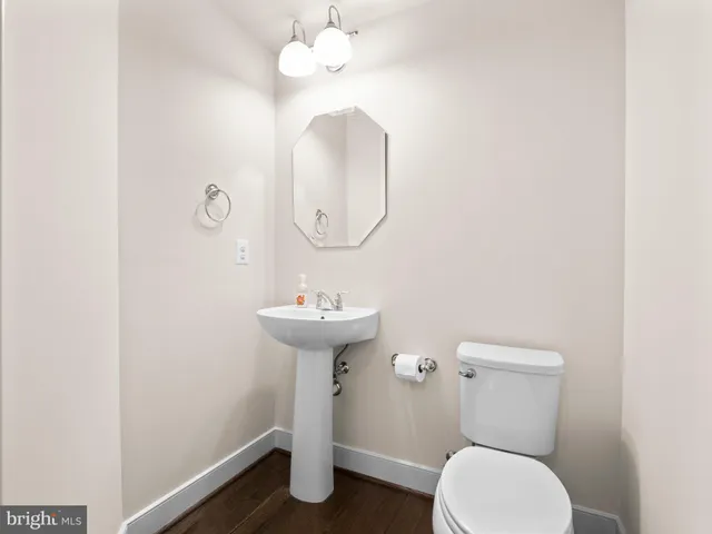 $1,099,000 | 918 Pete Jones Way, Alexandria, VA 22314