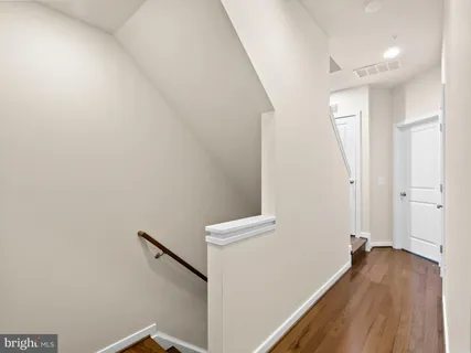 a close up view of a washer and dryer