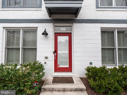 $1,099,000 | 918 Pete Jones Way, Alexandria, VA 22314