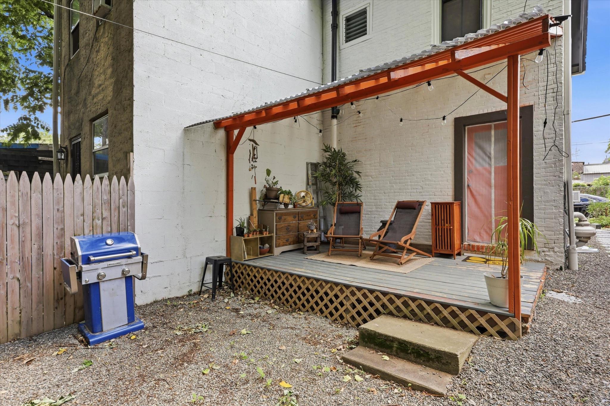 6649 Crowson Street Philadelphia, PA 19119 - Photo 23 of 23 Porch View