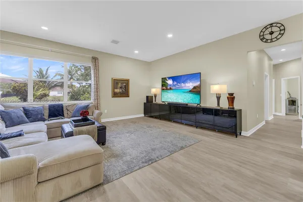 $1,400,000 | 3973 Southwest 140th Avenue, Davie, FL 33330