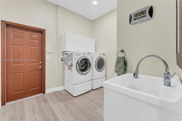 $1,400,000 | 3973 Southwest 140th Avenue, Davie, FL 33330