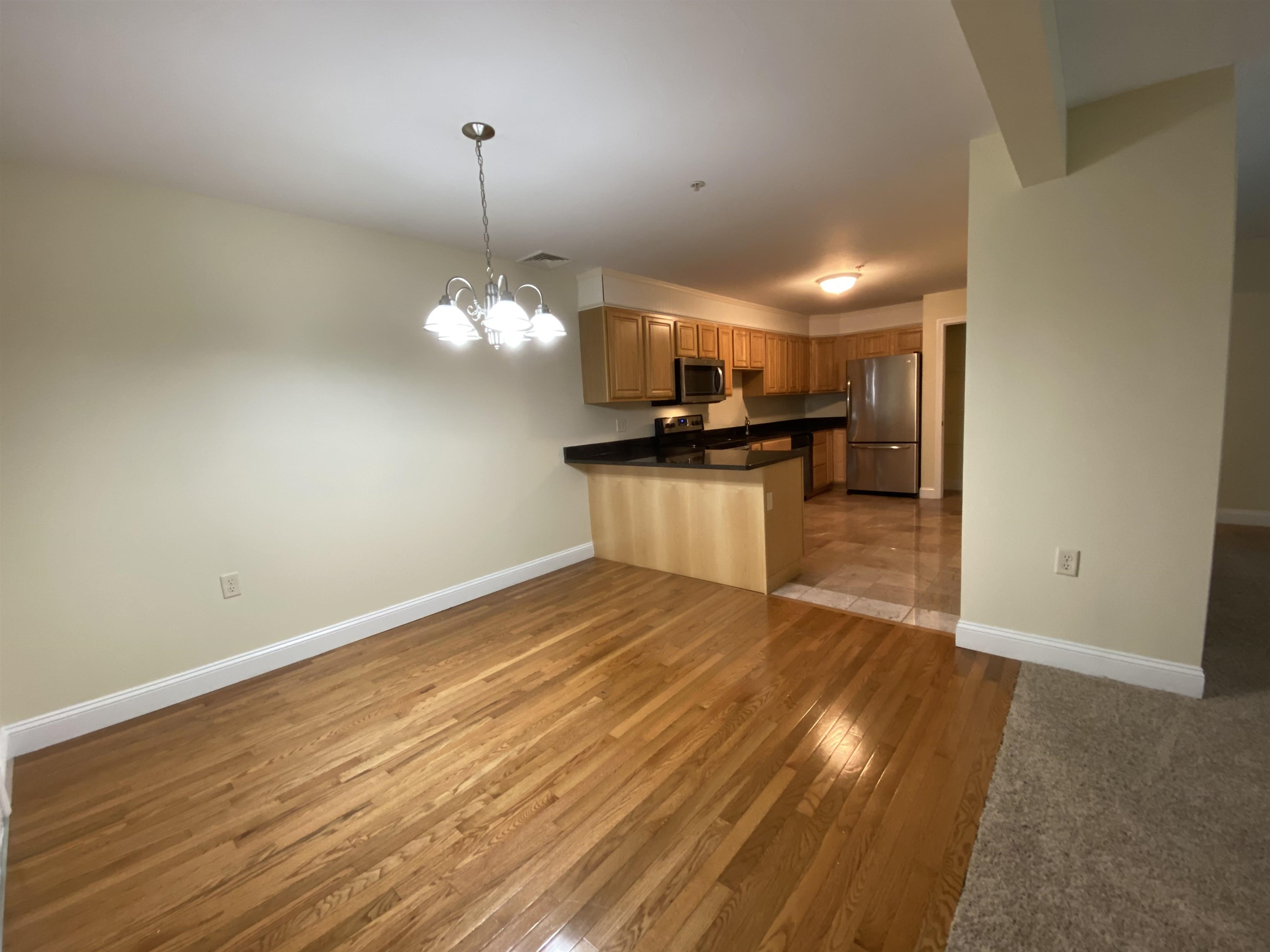 99 Mammoth Road, Unit 11 Hooksett, NH 03106 - Photo 18 of 40