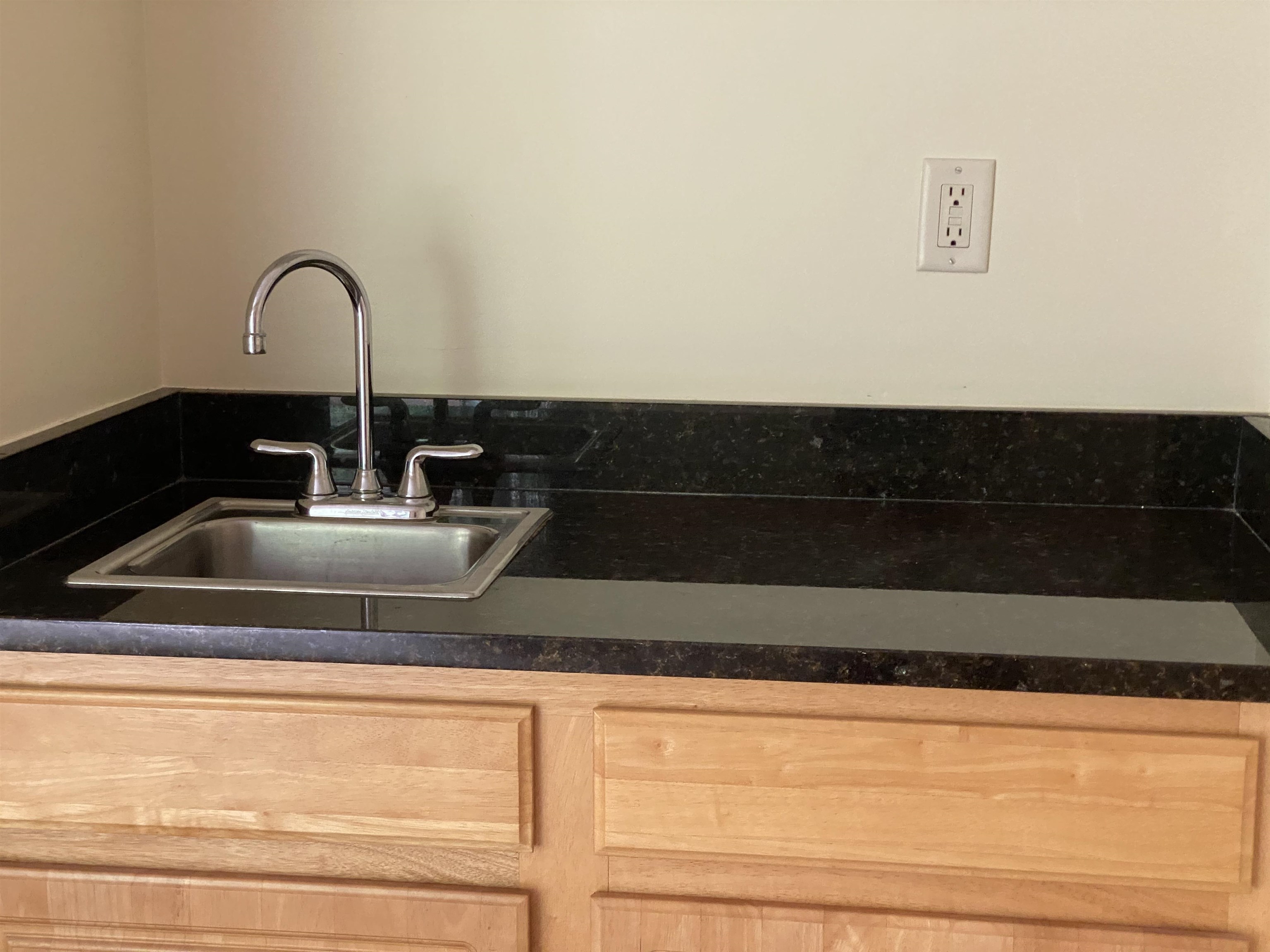 99 Mammoth Road, Unit 11 Hooksett, NH 03106 - Photo 22 of 40