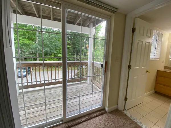 $2,367 | 99 Mammoth Road, Unit 11, Hooksett, NH 03106