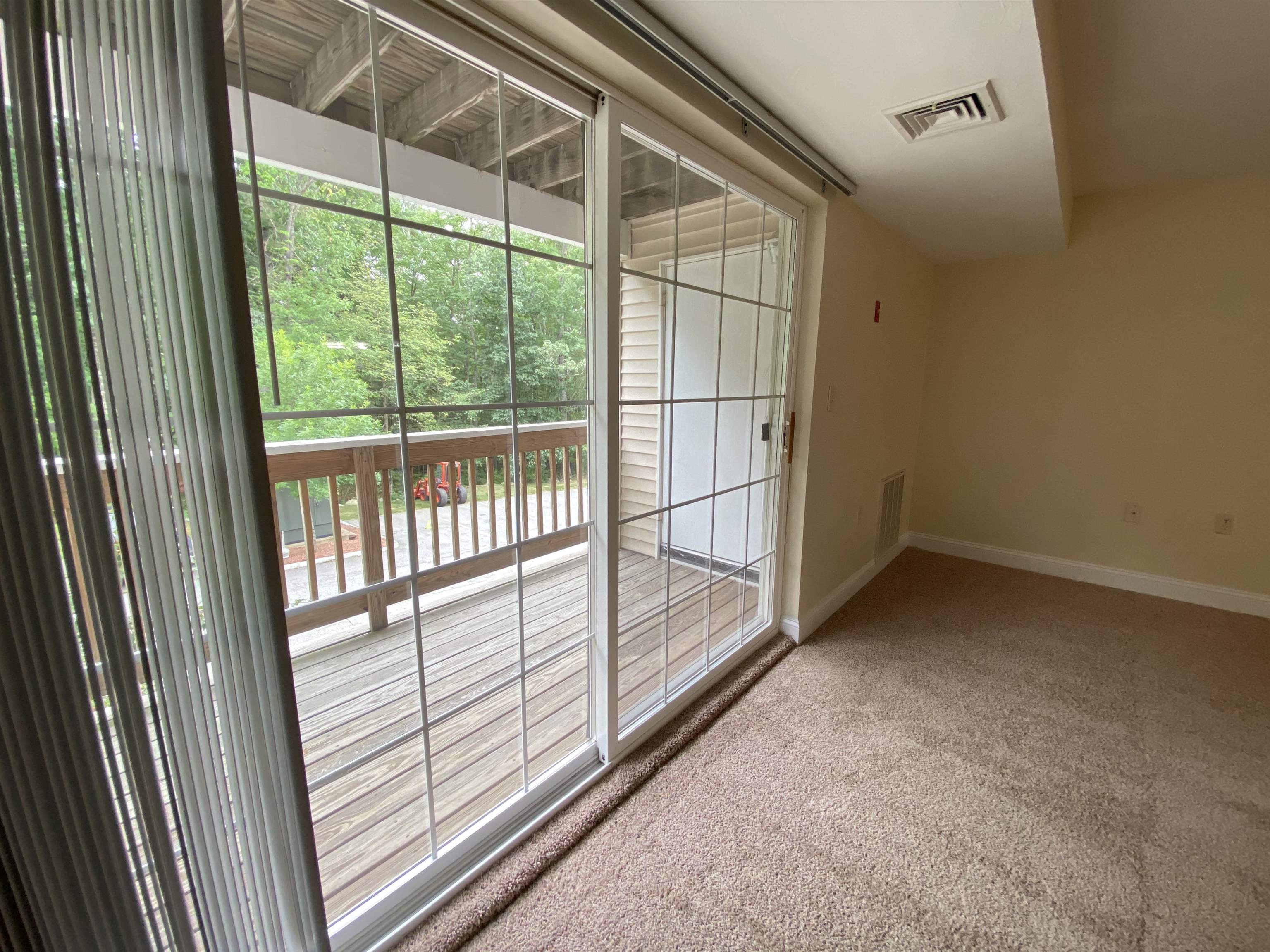 99 Mammoth Road, Unit 11 Hooksett, NH 03106 - Photo 29 of 40