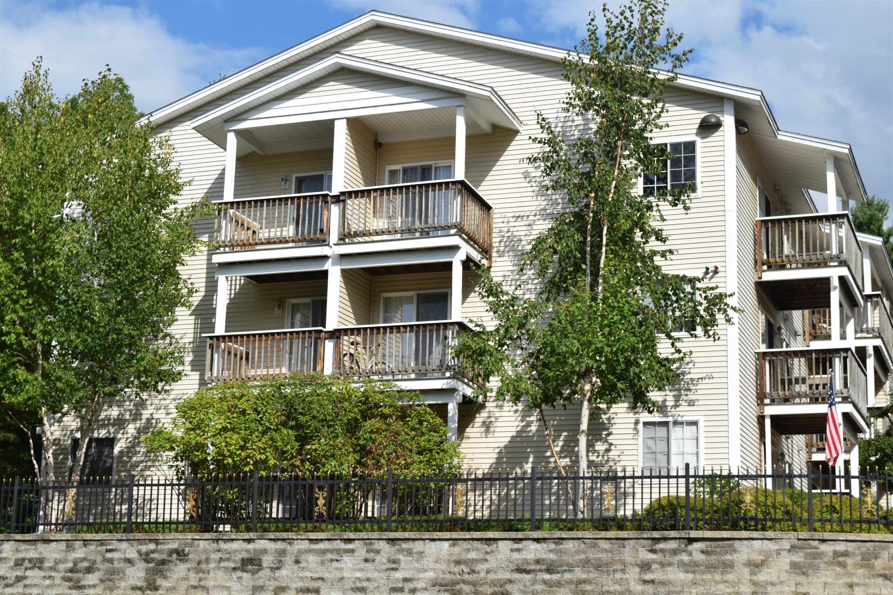 99 Mammoth Road, Unit 11 Hooksett, NH 03106 - Photo 3 of 40