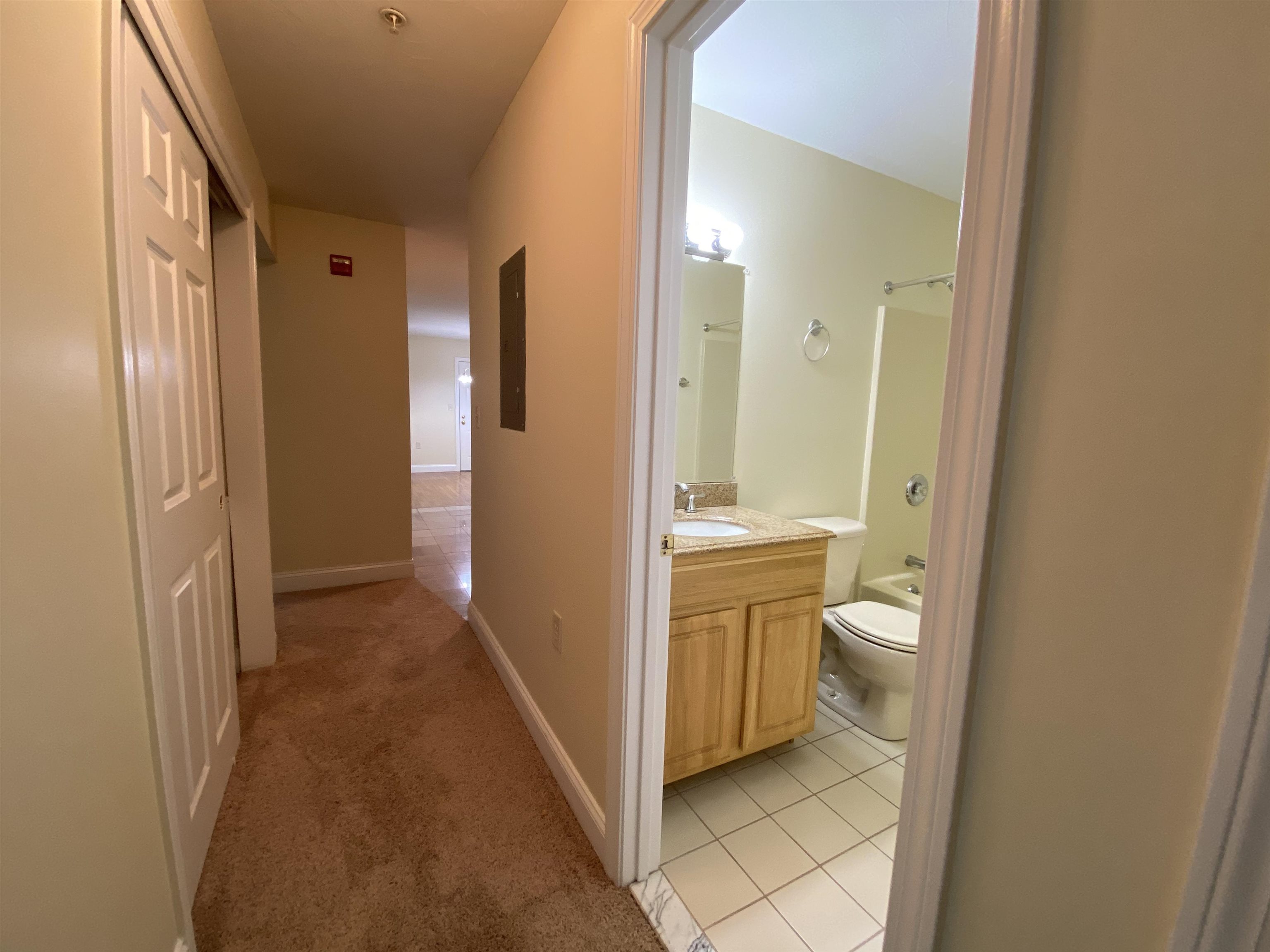 99 Mammoth Road, Unit 11 Hooksett, NH 03106 - Photo 31 of 40