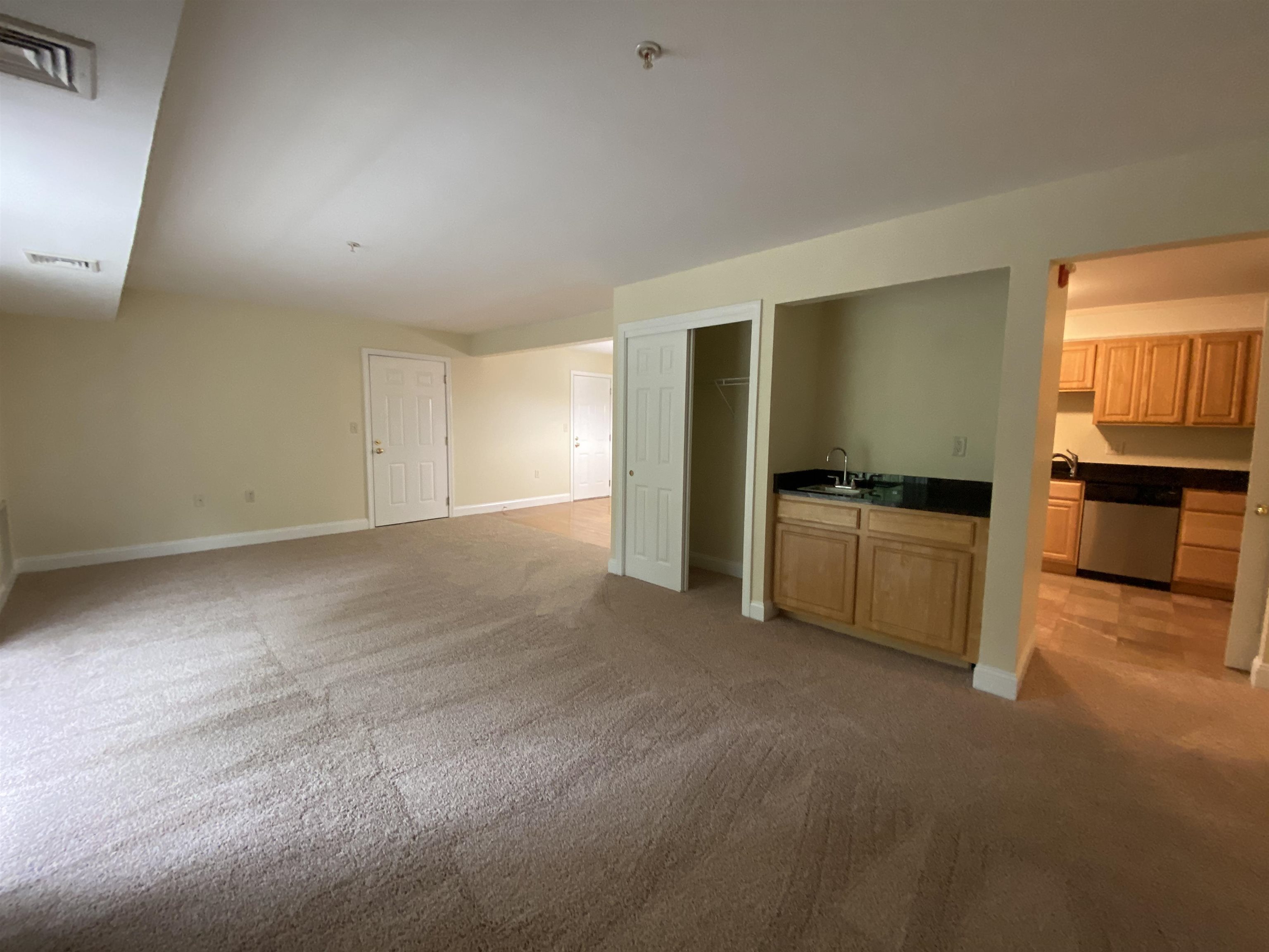 99 Mammoth Road, Unit 11 Hooksett, NH 03106 - Photo 33 of 40