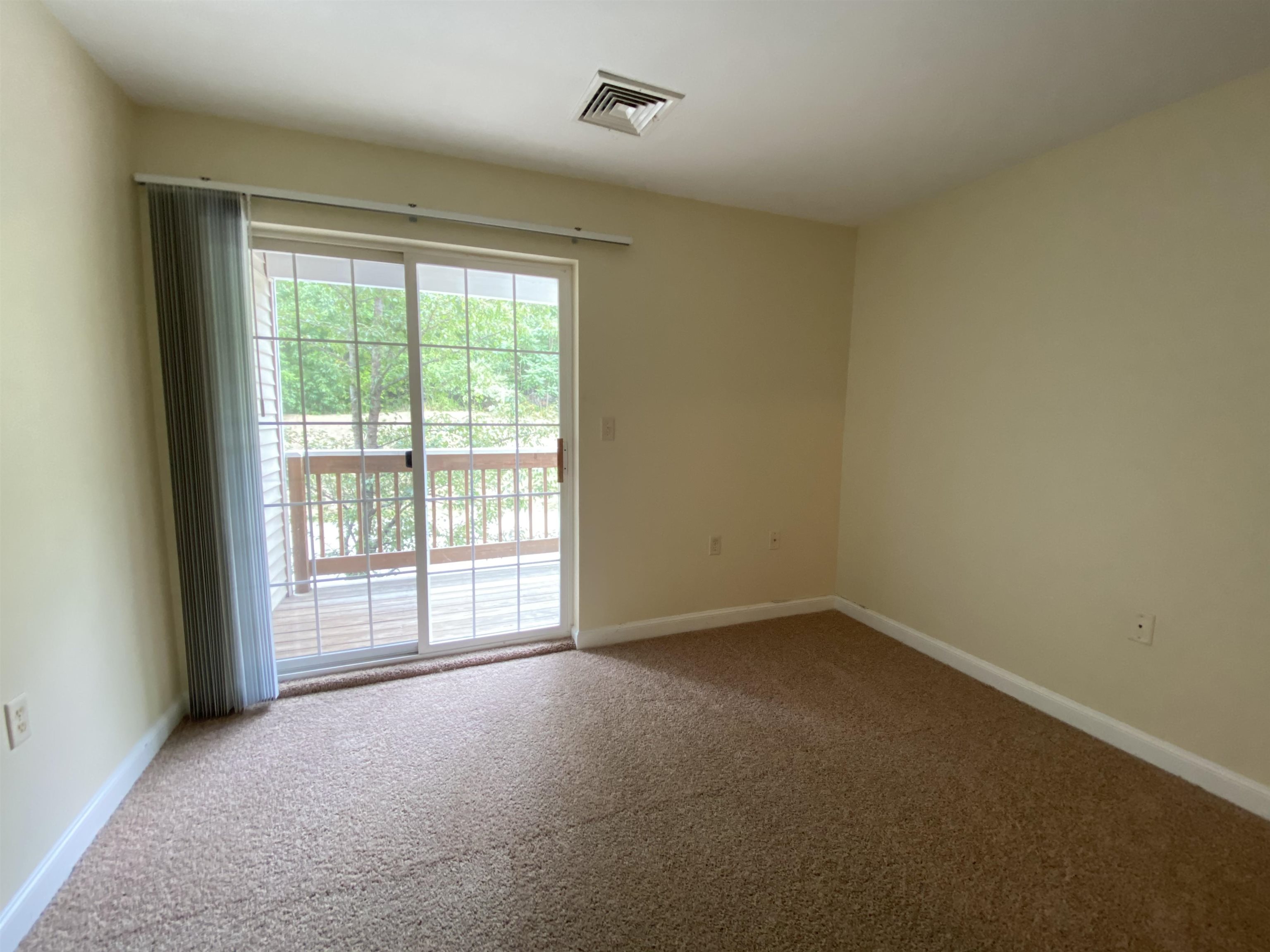 99 Mammoth Road, Unit 11 Hooksett, NH 03106 - Photo 39 of 40