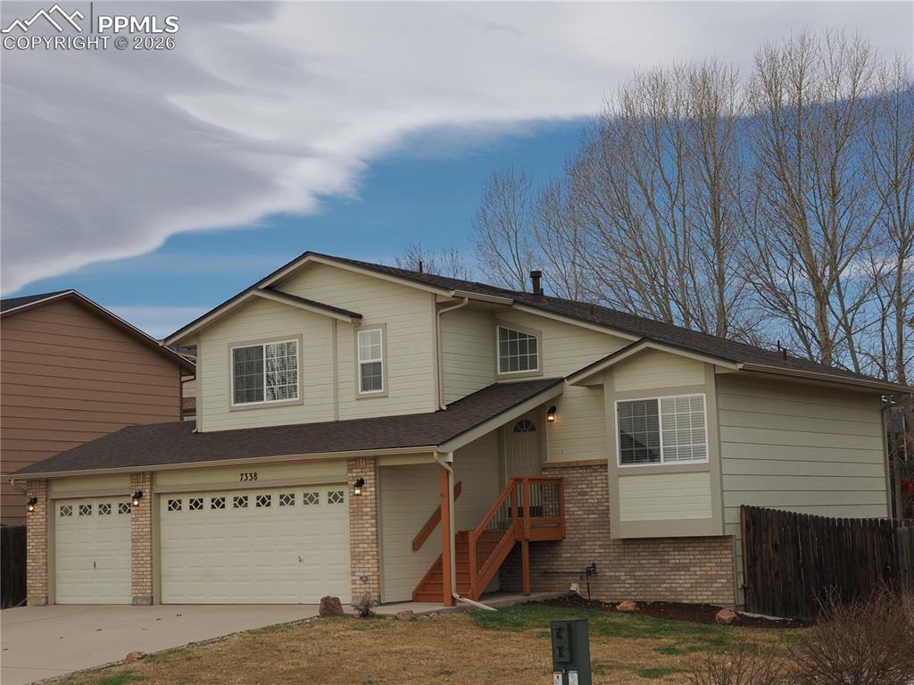 7338 Theresa Road Colorado Springs, CO 80925 - Photo 2 of 34