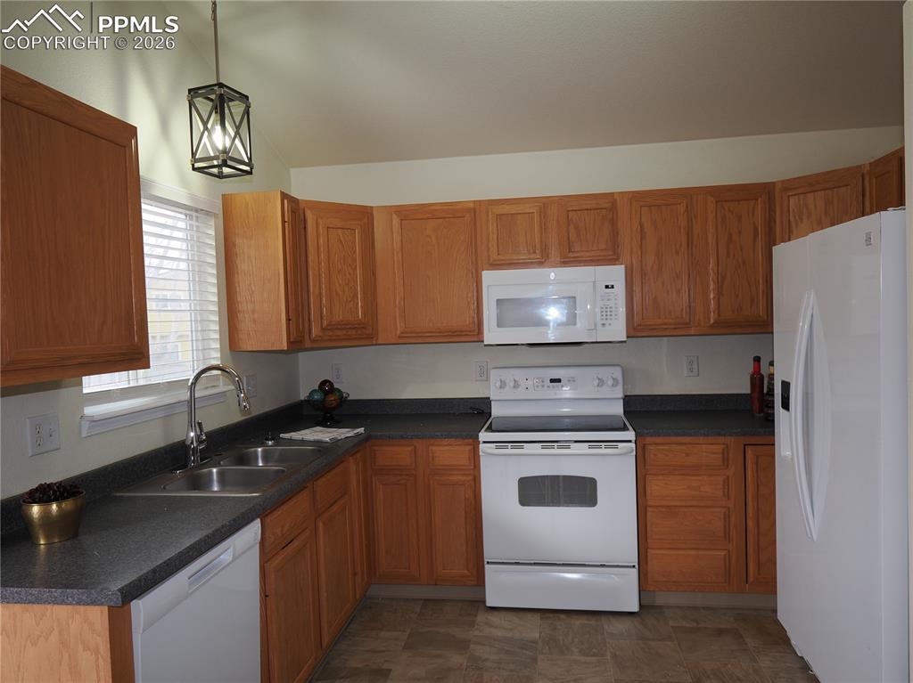 7338 Theresa Road Colorado Springs, CO 80925 - Photo 8 of 34