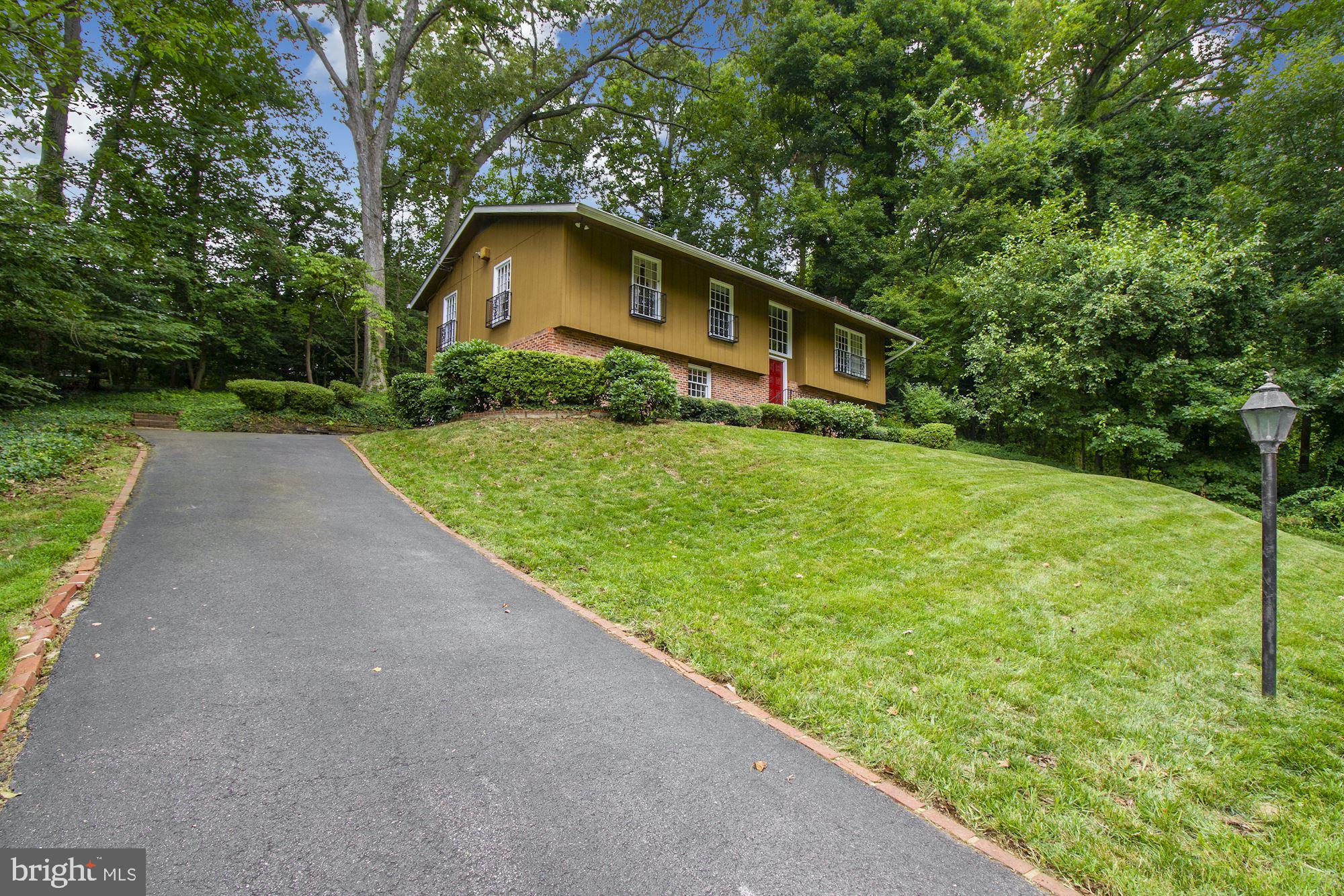 1582 Comanche Road Arnold, MD 21012 - Photo 2 of 42 Front Exterior
