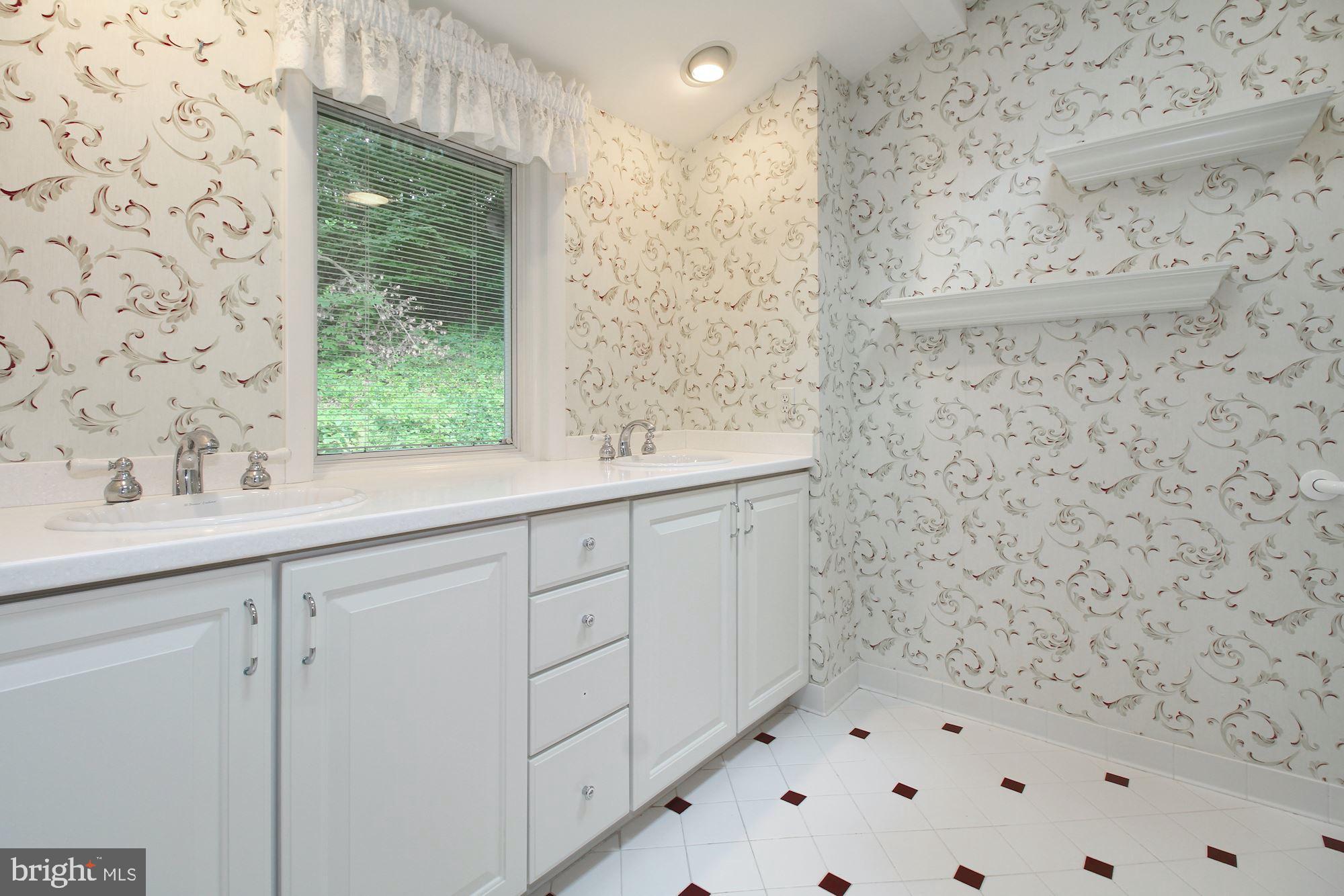 1582 Comanche Road Arnold, MD 21012 - Photo 22 of 42 En-Suite Bathroom