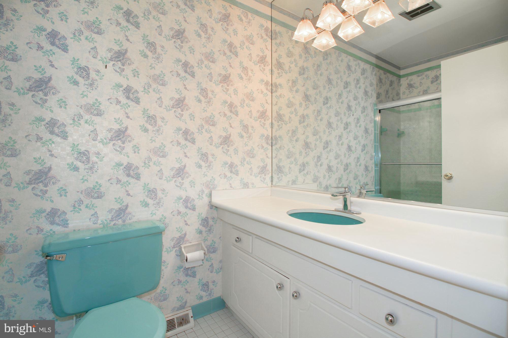 1582 Comanche Road Arnold, MD 21012 - Photo 26 of 42 Hall Full Bath